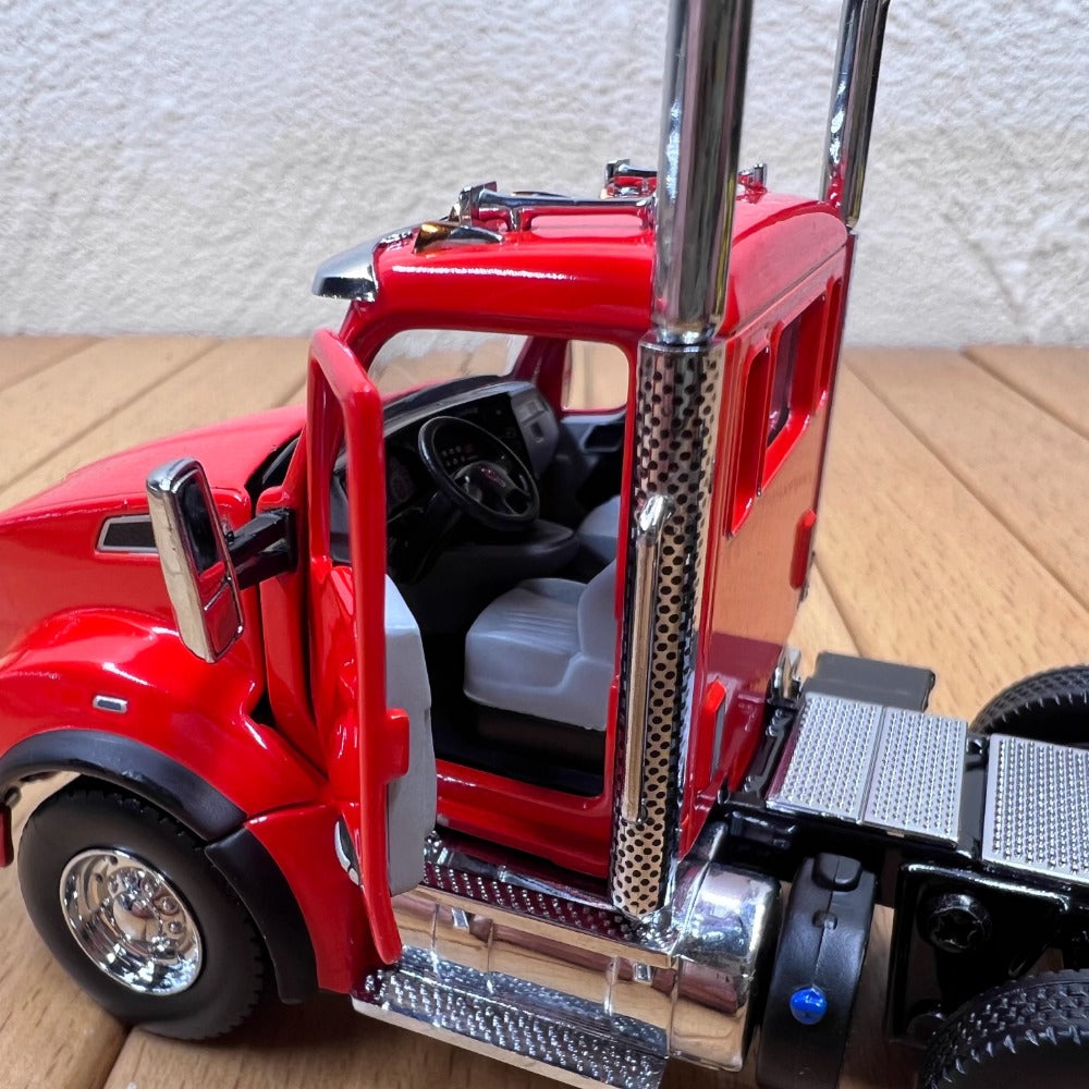 1/50 Scale Kenworth T880 Day Cab Tandem with Heil Petrol Tank Trailer Diecast Model Truck