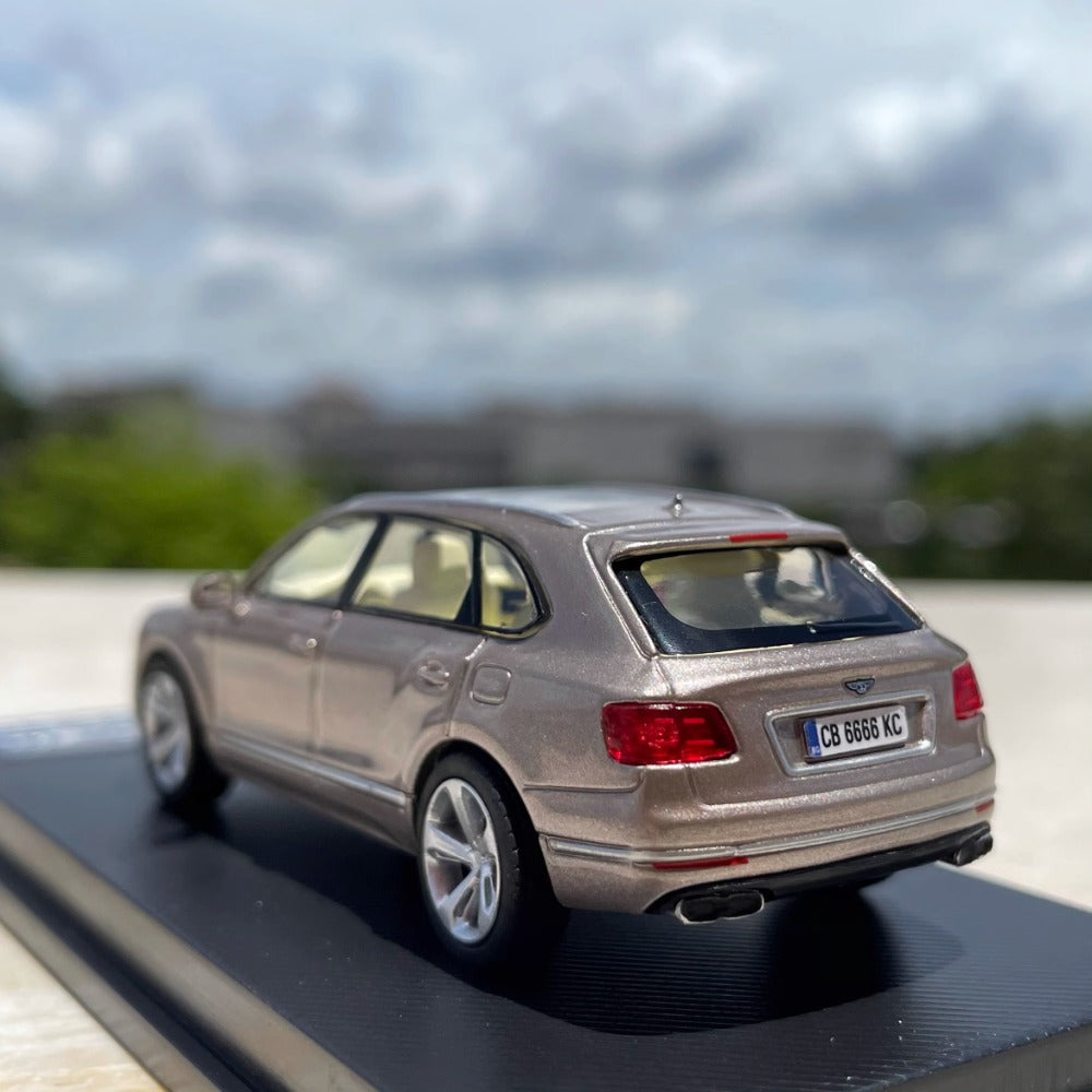 1/64 Scale Bentley Bentayga Luxury Crossover SUV Diecast Model Car
