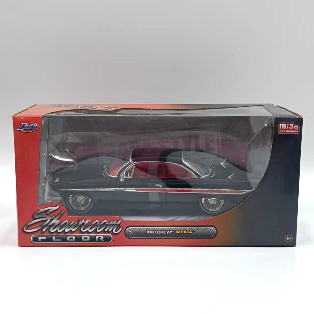 1/24 Scale 1961 Chevrolet Impala Diecast Model Car