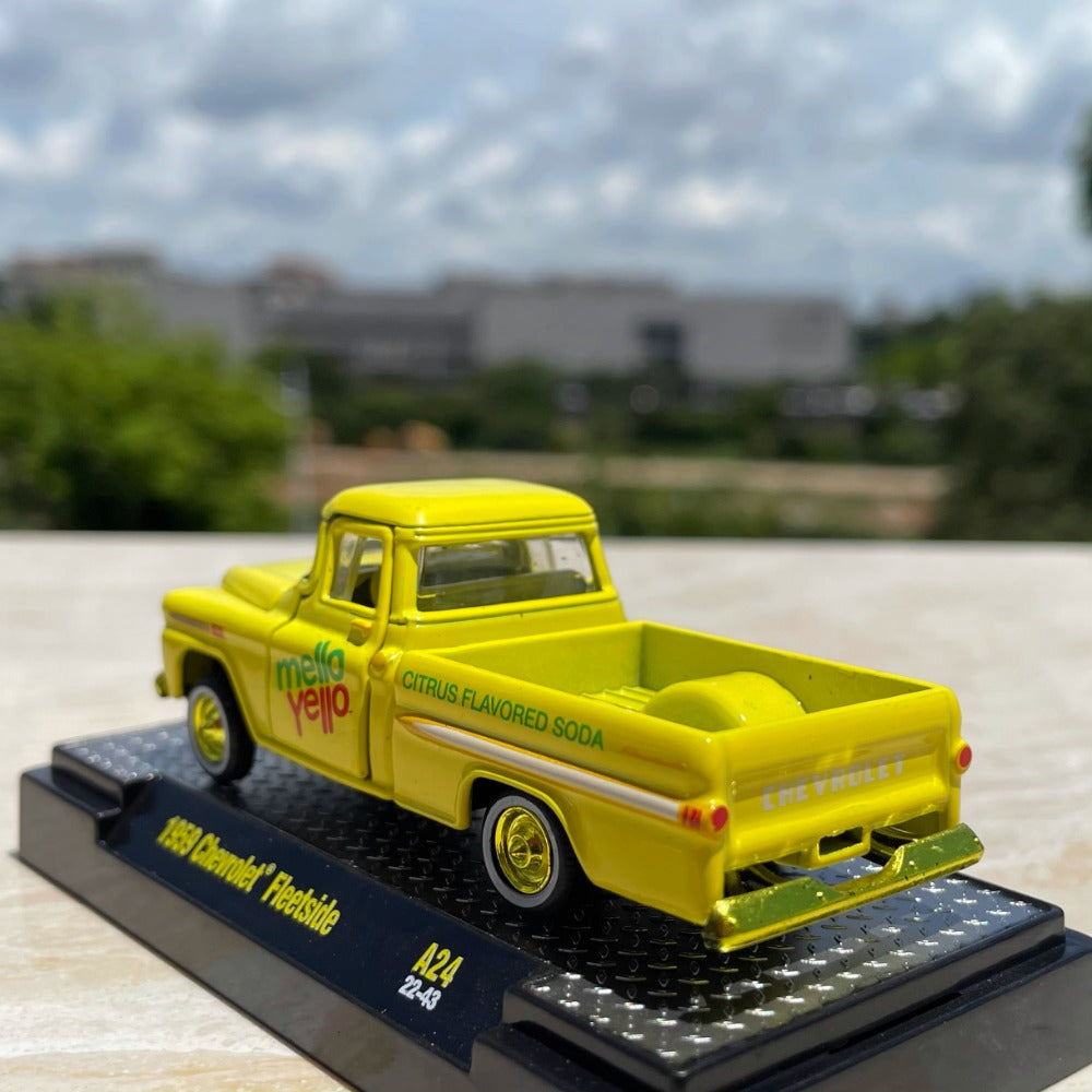 1/64 Scale 1959 Chevrolet Fleetside Truck Diecast Model