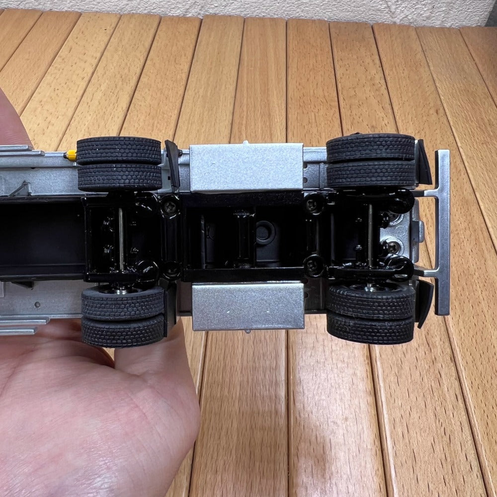 1/50 Scale International HX520 Tandem Tractor with 53' Flat Bed Truck Diecast Model