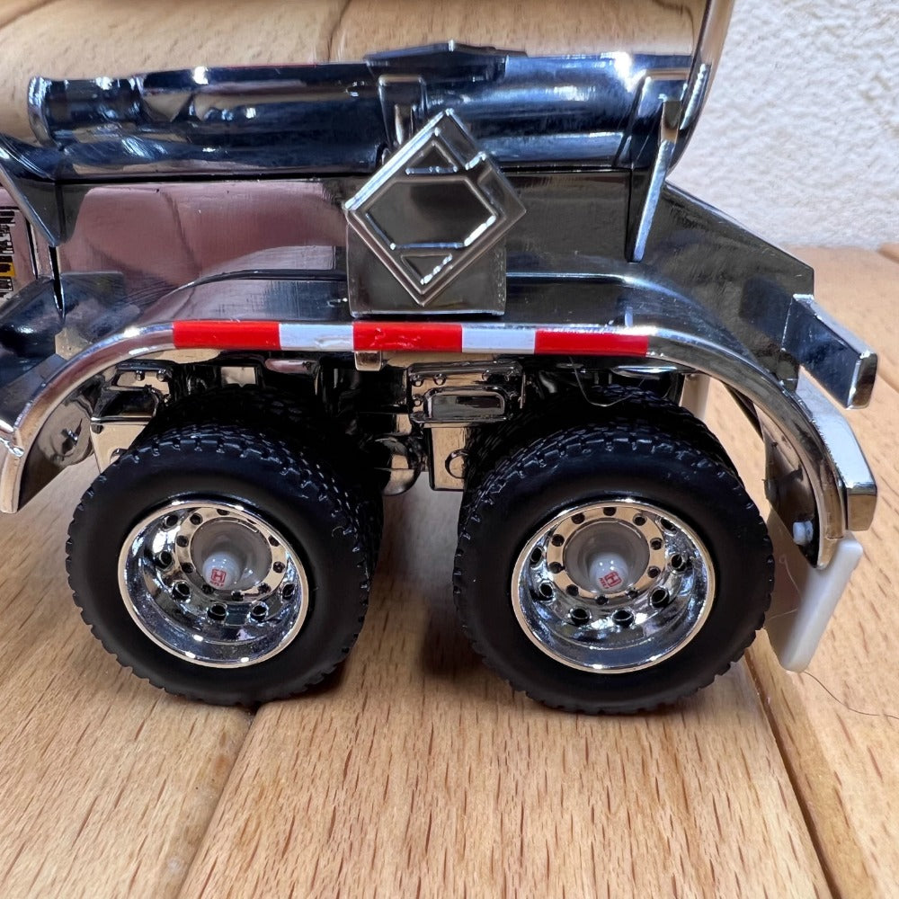 1/50 Scale Kenworth T880 Day Cab Tandem with Heil Petrol Tank Trailer Diecast Model Truck