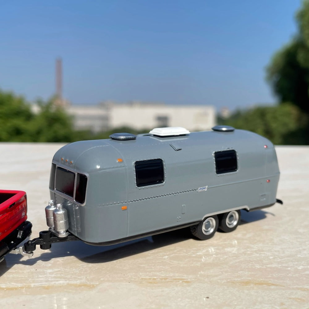 1/64 Scale 1973 Airstream Land Yacht Ambassador Travel Trailer Diecast Model