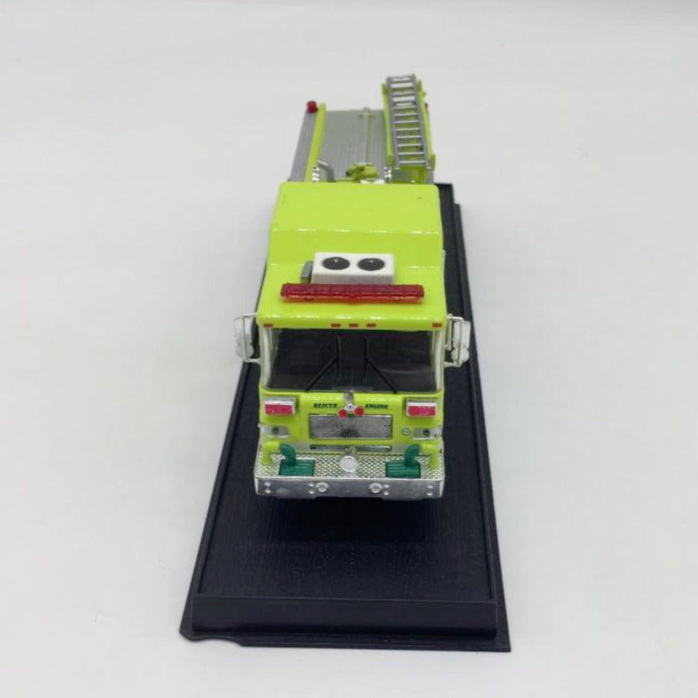 1/64 Scale 1997 Pierce Quantum Pumper USA Fire Engine Diecast Model Truck
