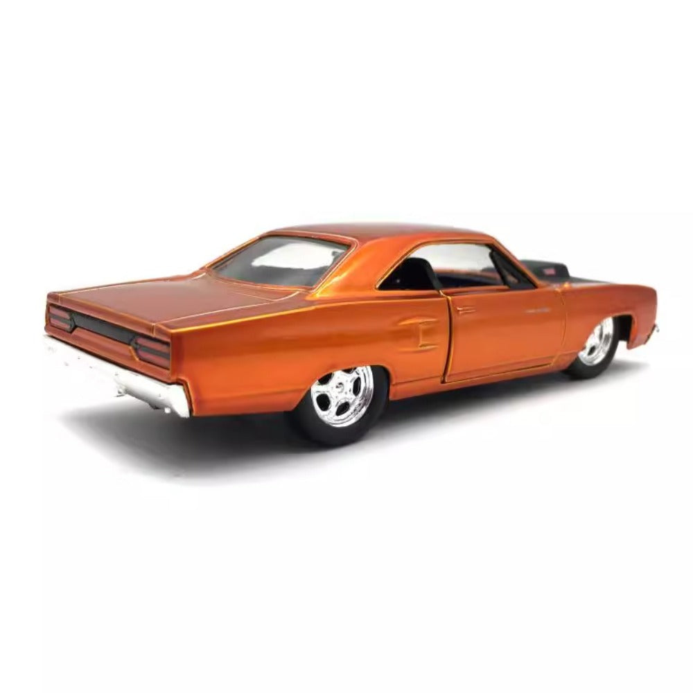 1/32 Scale 1970 Plymouth Road Runner Diecast Model Car
