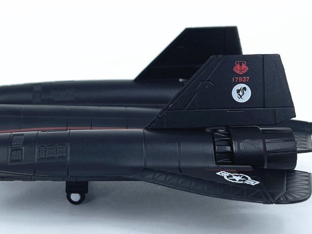 Lockheed SR-71 Blackbird Reconnaissance Aircraft 1/144 Scale Diecast Model