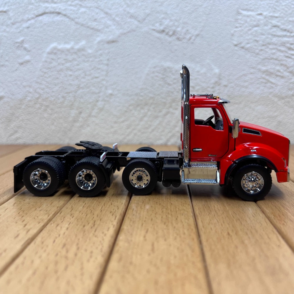 1/50 Scale Kenworth T880 Day Cab Tandem with Heil Petrol Tank Trailer Diecast Model Truck