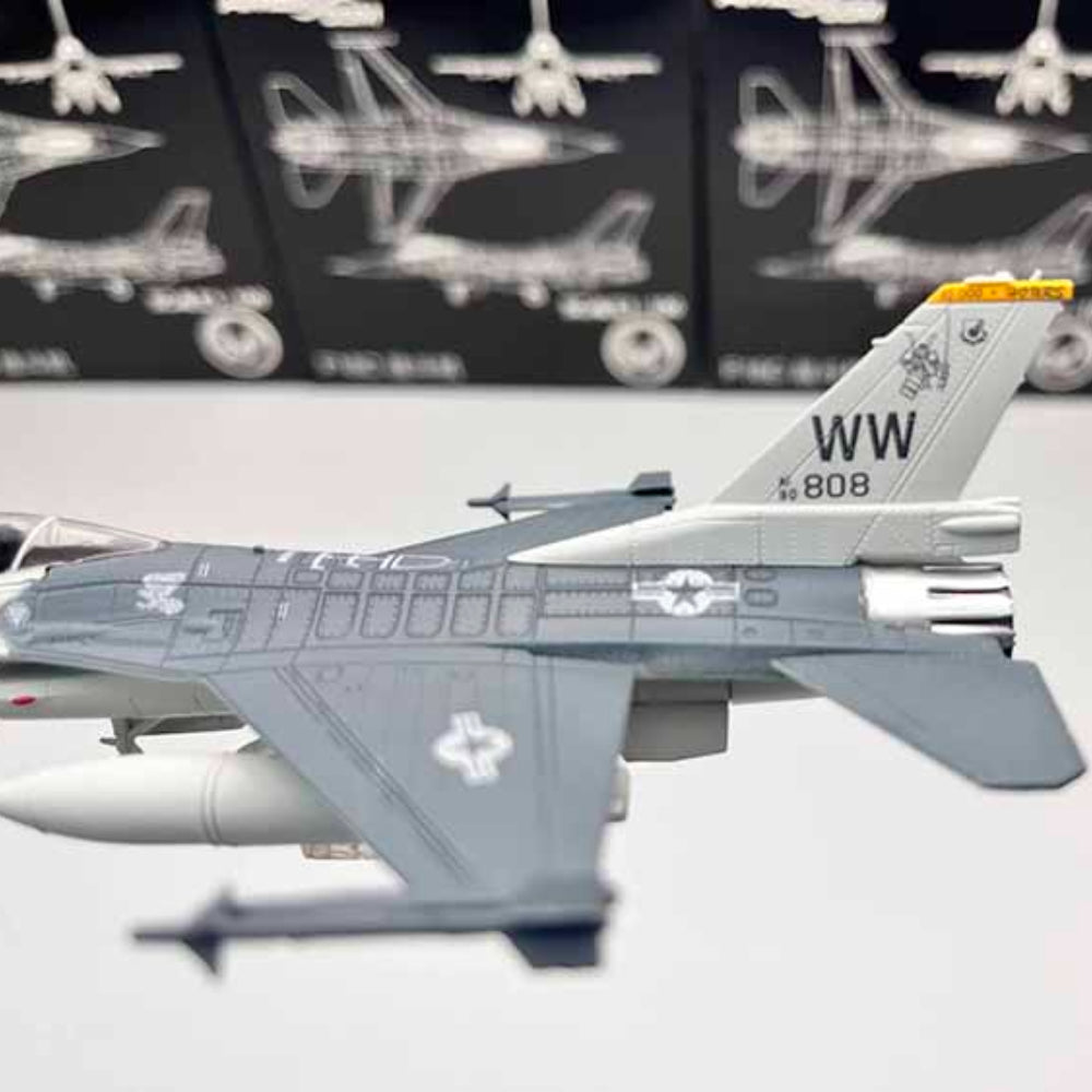 1/100 Scale General Dynamics F-16C Fighting Falcon US Fighter Aircraft Diecast Model