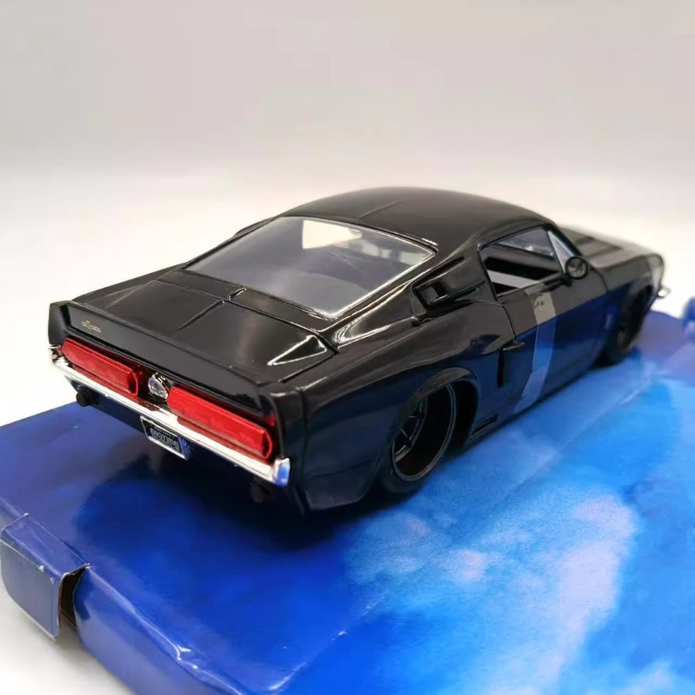 1/24 Scale 1967 Shelby Mustang GT500 Diecast Model Car