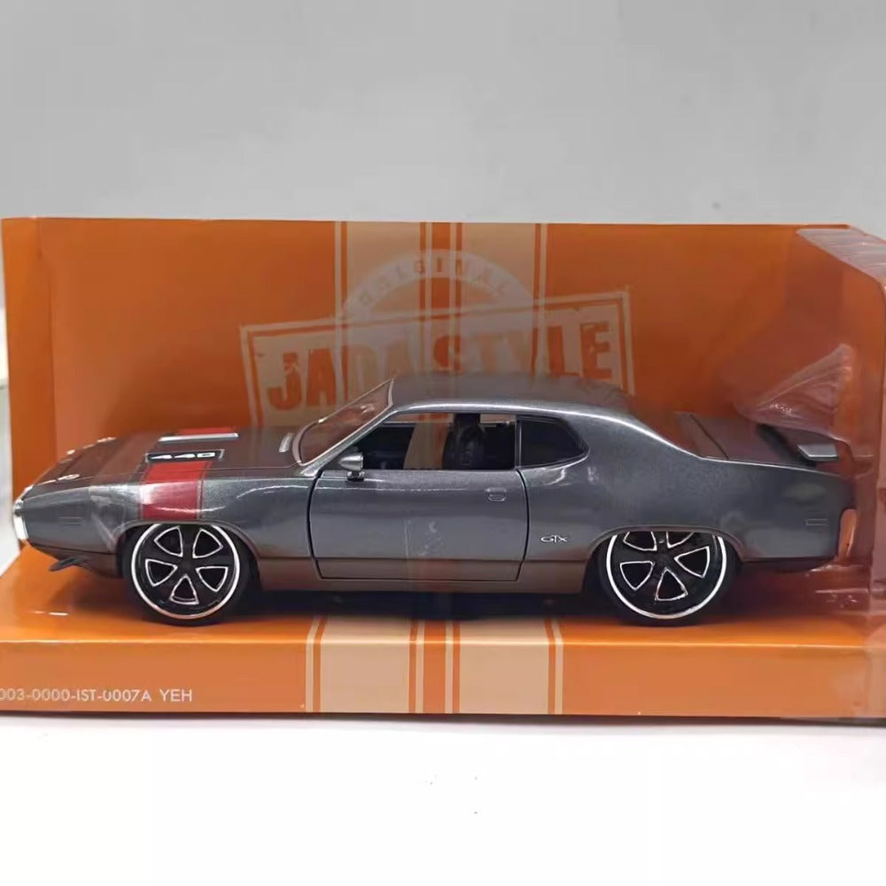 1/24 Scale 1972 Plymouth GTX Diecast Model Car