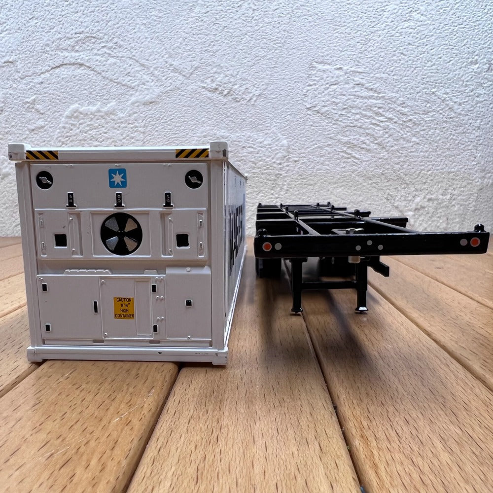 1/50 Scale Peterbilt 579 Day Cab Tractor with Sea Container Truck Diecast Model