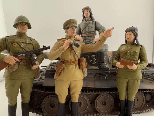 1/18 Scale Soviet Army 4pcs/set Figurines Painted Model Diorama