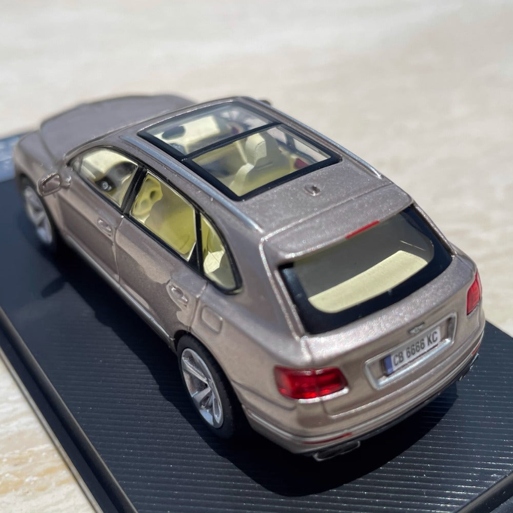 1/64 Scale Bentley Bentayga Luxury Crossover SUV Diecast Model Car