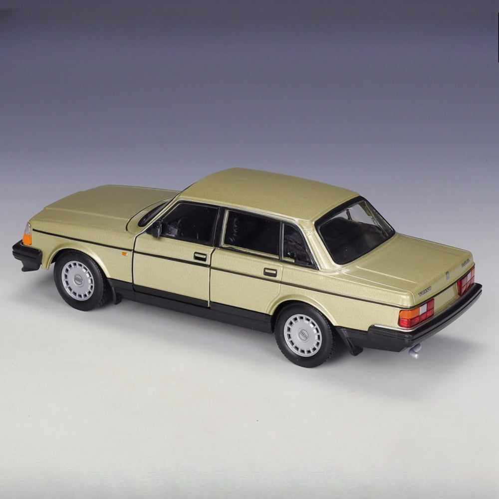 1/24 Scale Volvo 240 GL Diecast Model Car