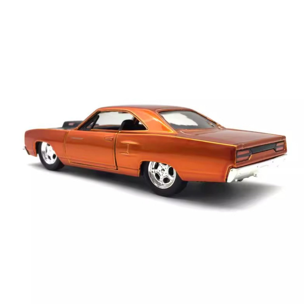1/32 Scale 1970 Plymouth Road Runner Diecast Model Car