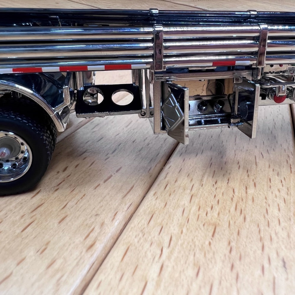 1/50 Scale Kenworth T880 Day Cab Tandem with Heil Petrol Tank Trailer Diecast Model Truck