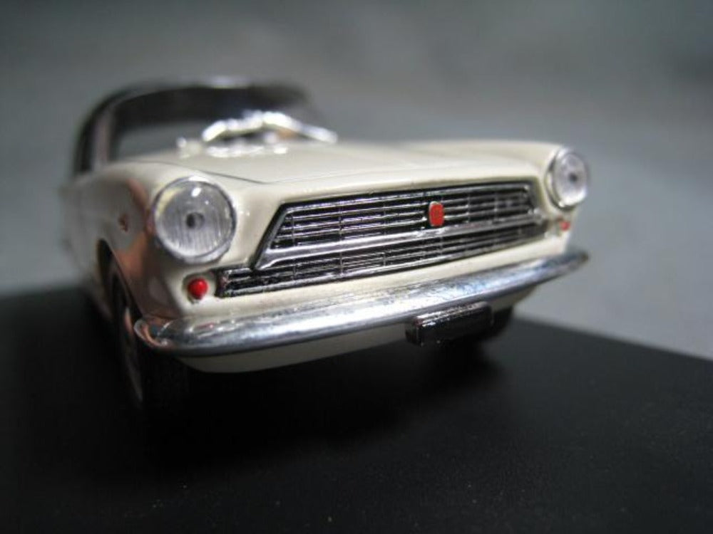 1/43 Scale 1962 Fiat 2300S Cabriolet Diecast Model Car