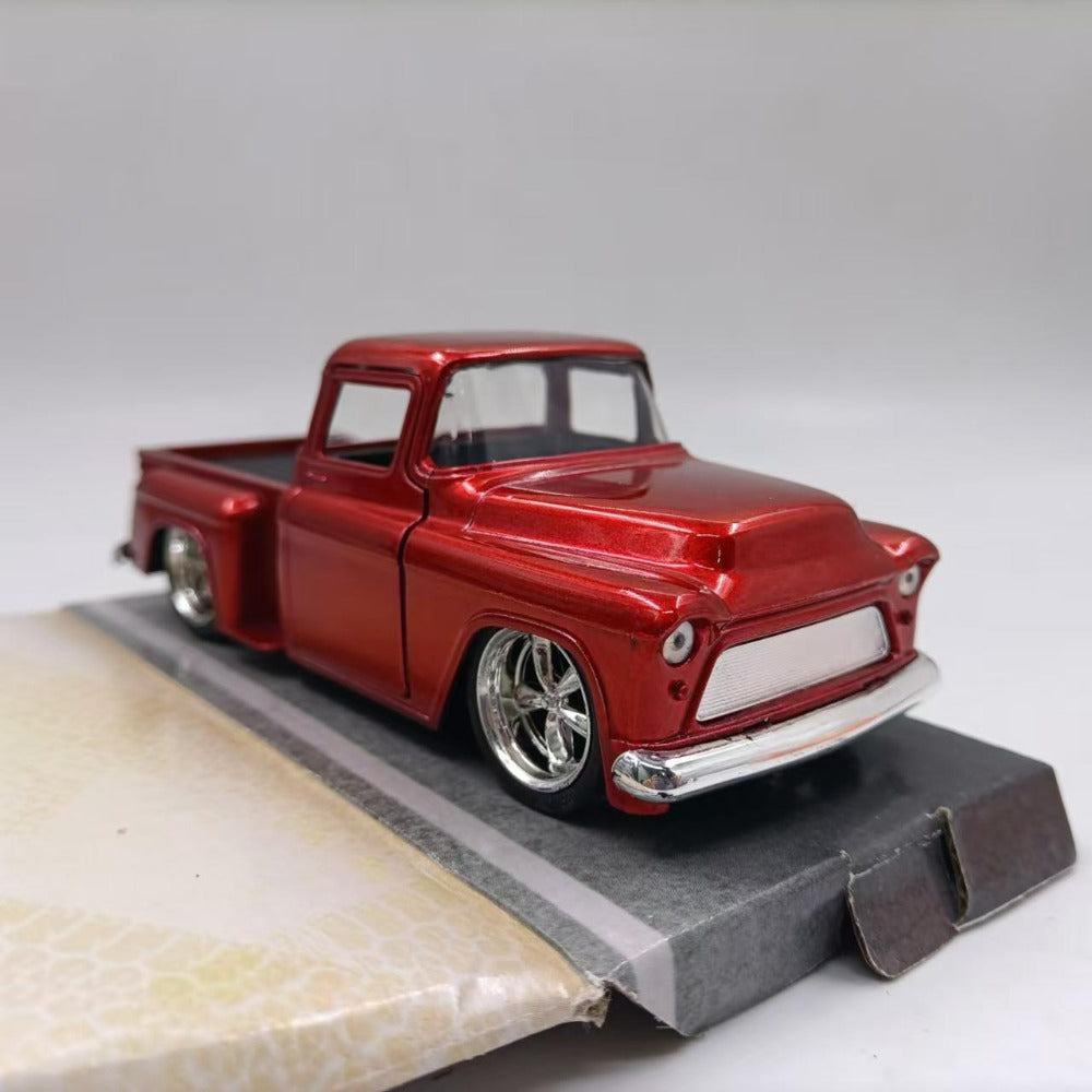 1/32 Scale Chevrolet Stepside Pickup Truck Diecast Model Car