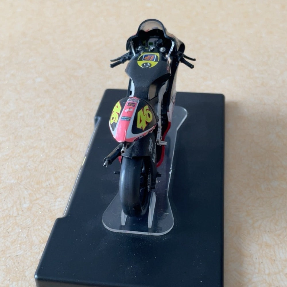 1/18 Scale 1999 Aprilia RSW 250 World Championship Motorcycle Diecast Model