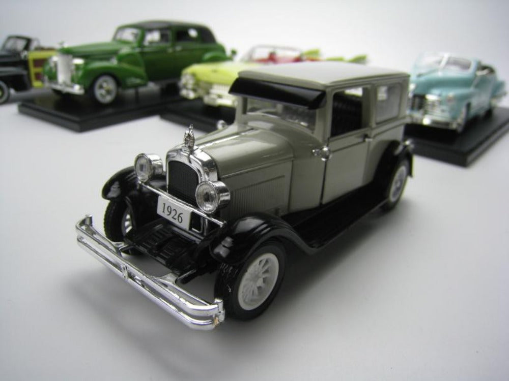 1/32 Scale 1926 Pontiac Coach Sedan Diecast Model Car