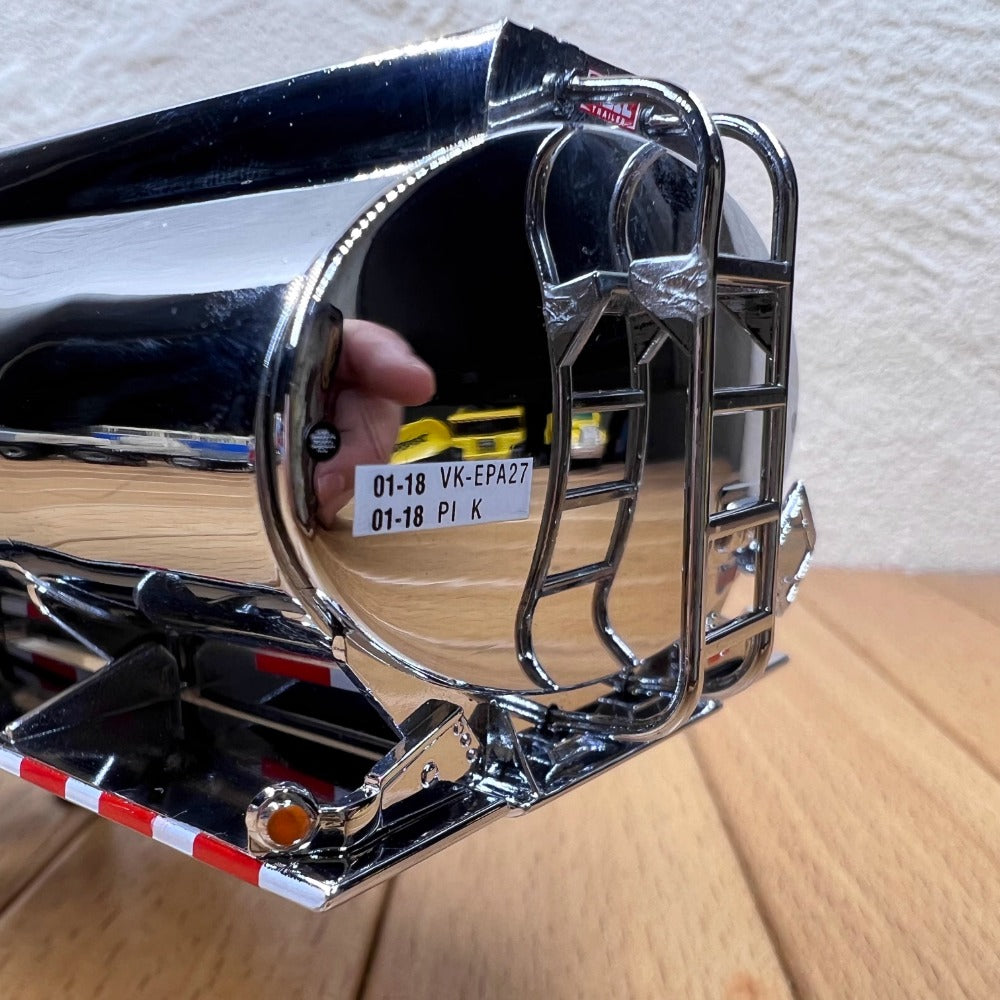 1/50 Scale Kenworth T880 Day Cab Tandem with Heil Petrol Tank Trailer Diecast Model Truck