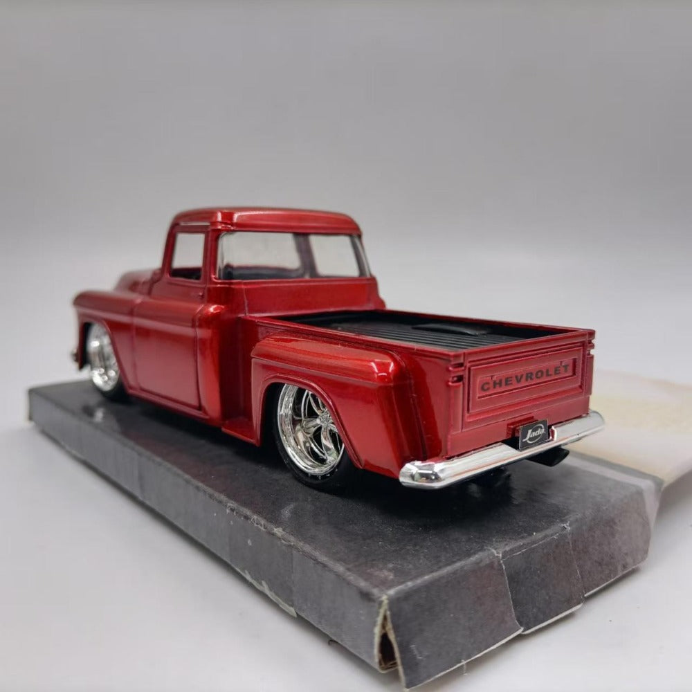 1/32 Scale Chevrolet Stepside Pickup Truck Diecast Model Car