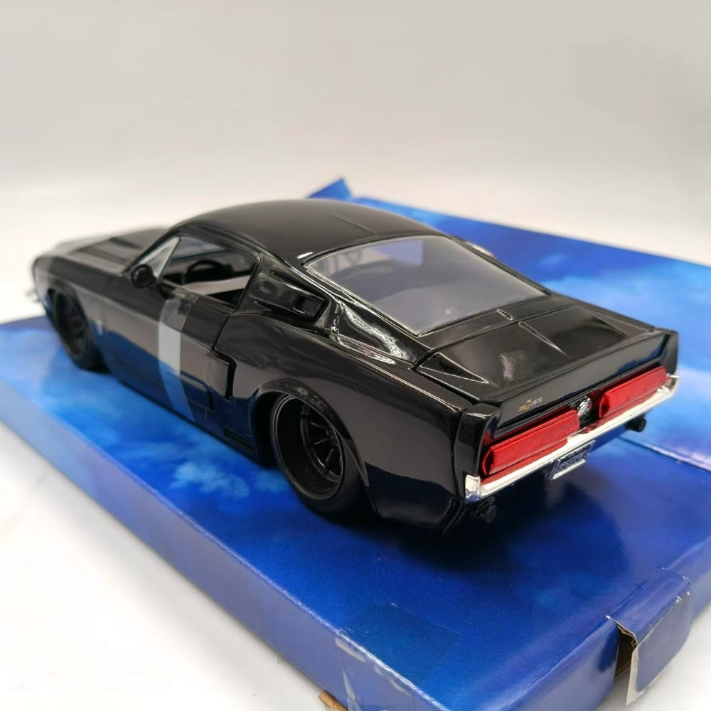 1/24 Scale 1967 Shelby Mustang GT500 Diecast Model Car