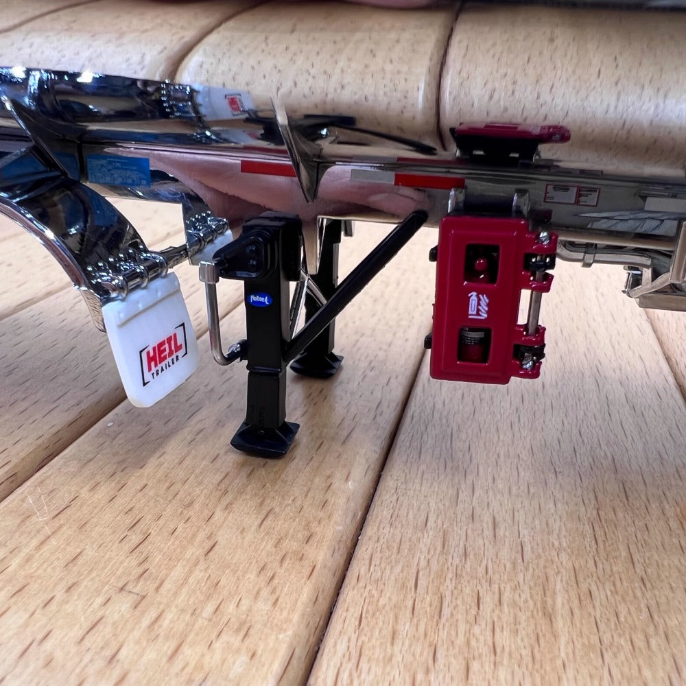 1/50 Scale Kenworth T880 Day Cab Tandem with Heil Petrol Tank Trailer Diecast Model Truck