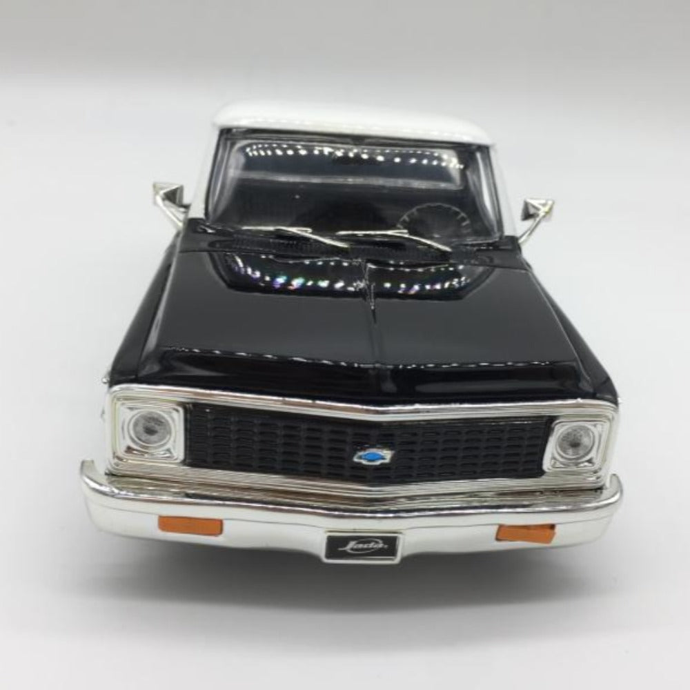 1/24 Scale 1972 Chevrolet Cheyenne Pickup Truck Diecast Model