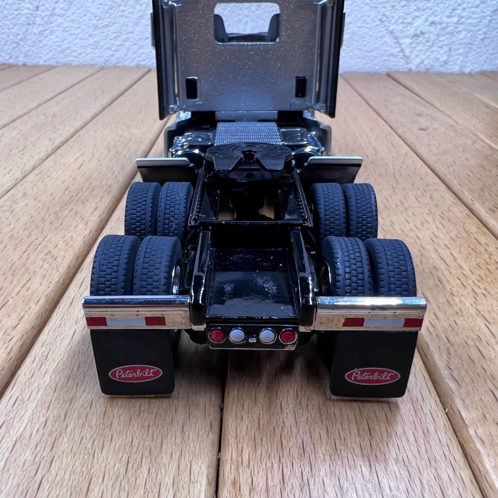 1/50 Scale Peterbilt 579 Day Cab Tractor with Sea Container Truck Diecast Model