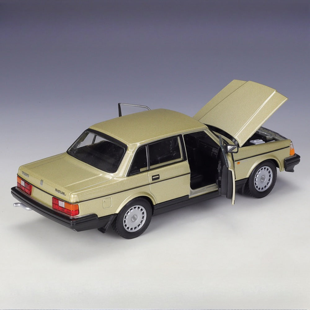1/24 Scale Volvo 240 GL Diecast Model Car