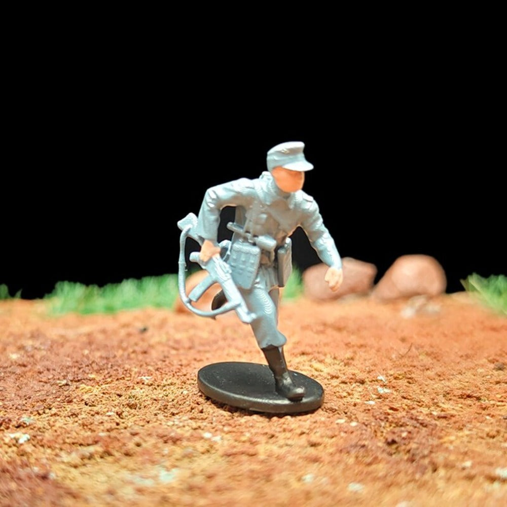 1/72 Scale WWII German Soldiers Painted Miniature Figures Set for Model Dioramas