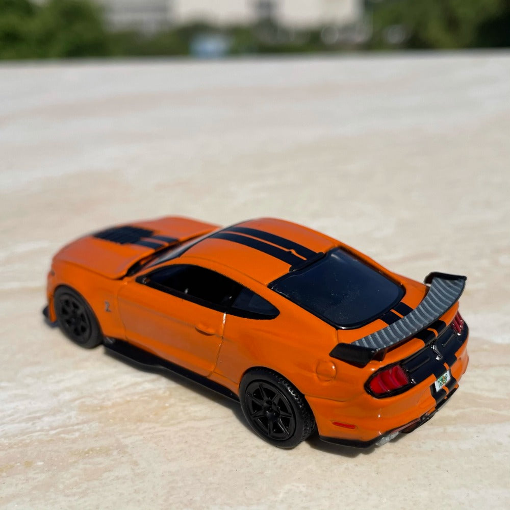 1/64 Scale Ford Shelby GT500 Sports Car Diecast Model
