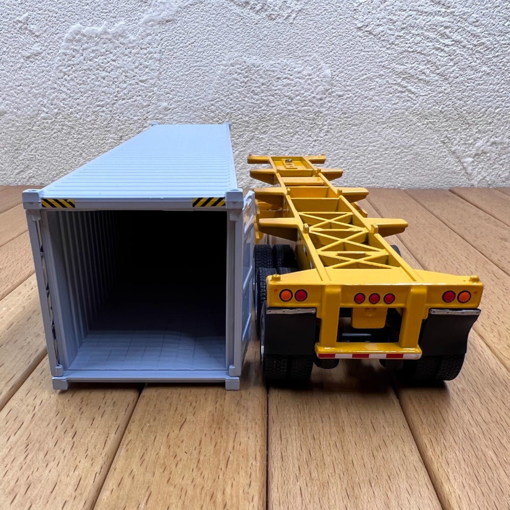 1/50 Scale Freightliner Cascadia Truck with Sea Container Diecast Model
