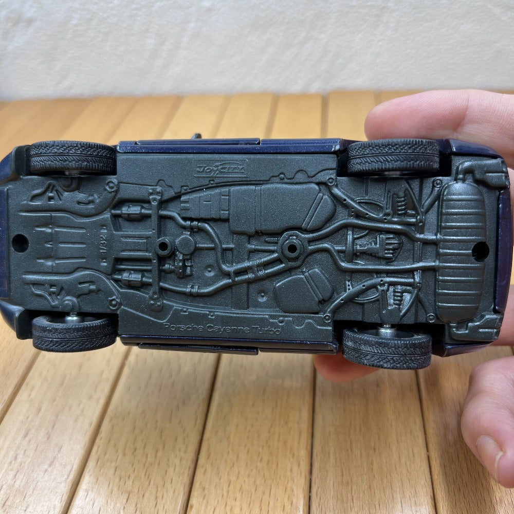 1/32 Scale 2004 Porsche Cayenne Turbo Luxury Crossover SUV Diecast Model Car