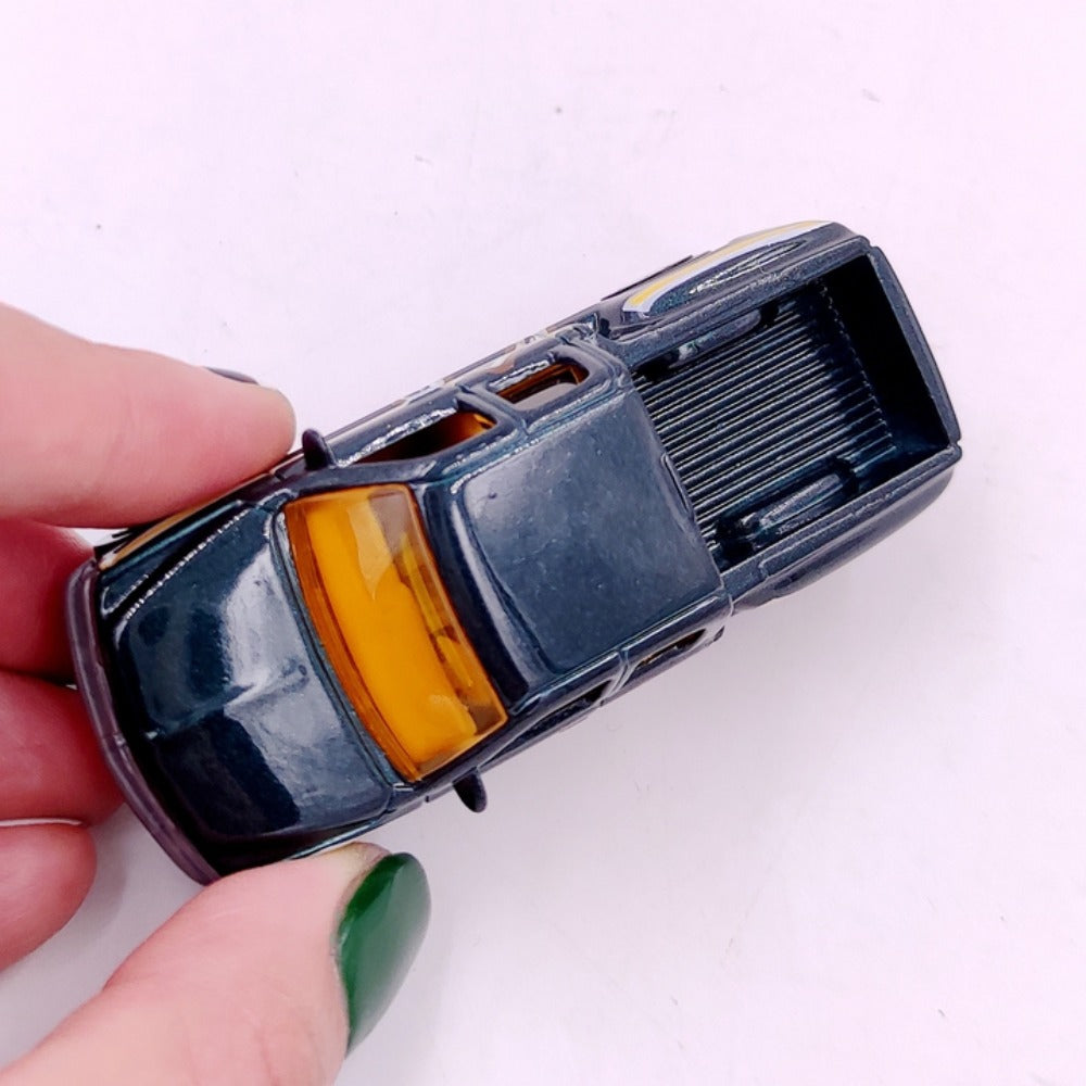1/76 Scale Matchbox 1999 Chevrolet Silverado Cowboy Diecast Model Car
