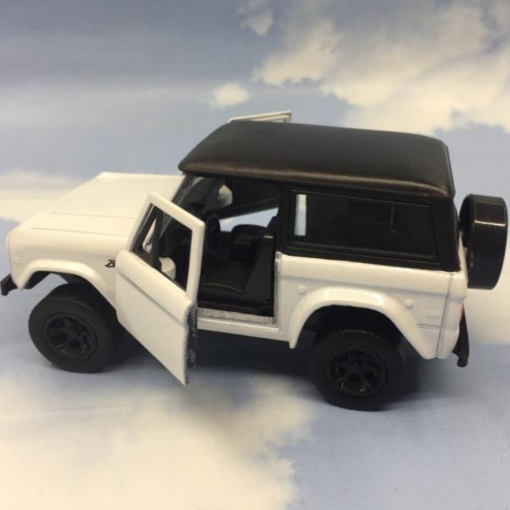 1/32 Scale 1973 Ford Bronco SUV Diecast Model Car