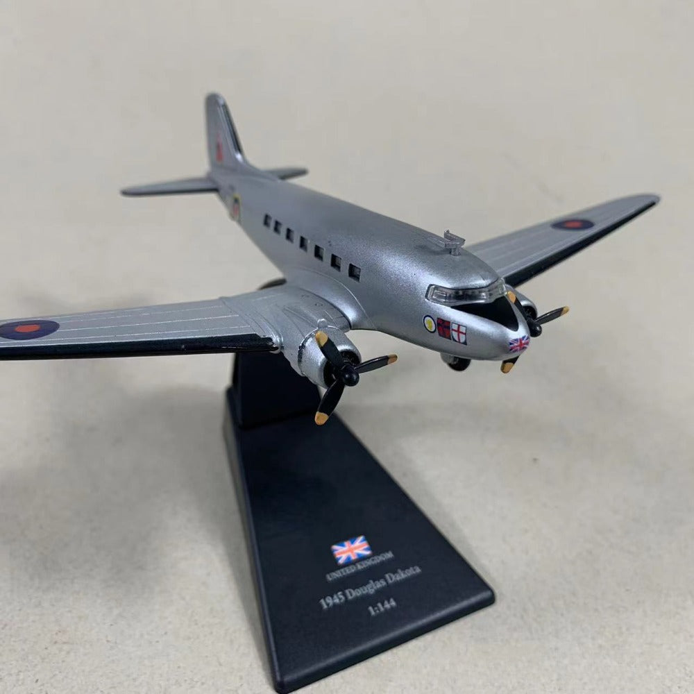 1/144 Scale 1945 Douglas C-47 Skytrain RAF Dakota WWII British Military Transport Aircraft Diecast Model