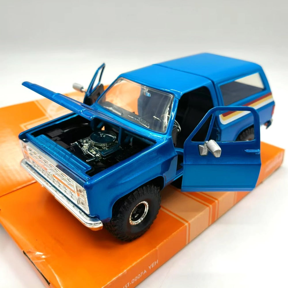 1/24 Scale 1980 Chevrolet K5 Blazer SUV Diecast Model Car