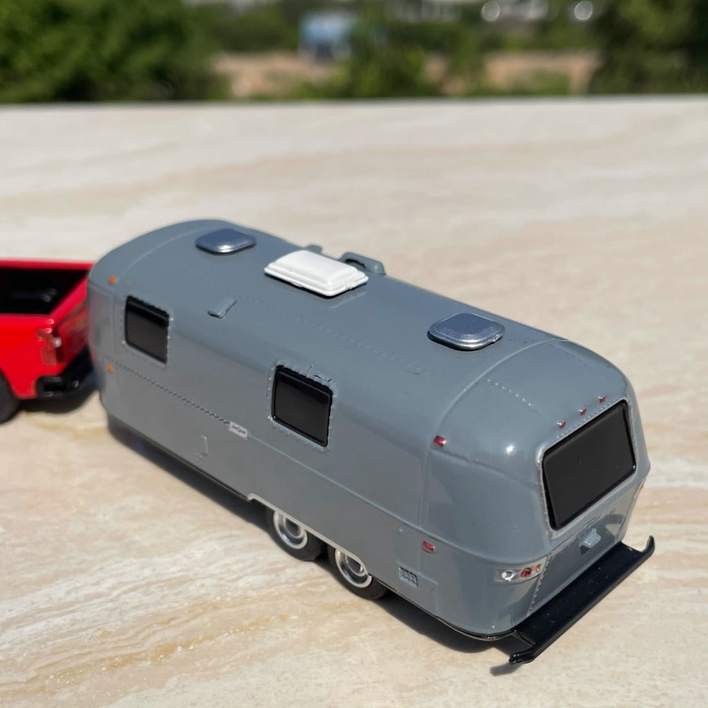 1/64 Scale 1973 Airstream Land Yacht Ambassador Travel Trailer Diecast Model