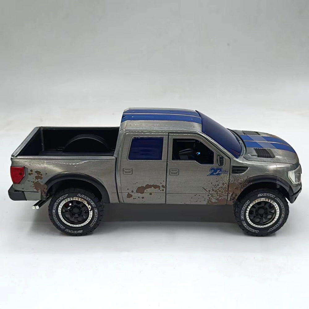 1/24 Scale 2011 Ford F-150 SVT Raptor Pickup Truck Dirt Stain Deisgn Diecast Model