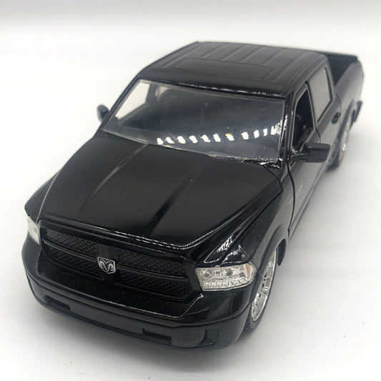 1/24 Scale Ram 1500 Pickup Truck Diecast Model