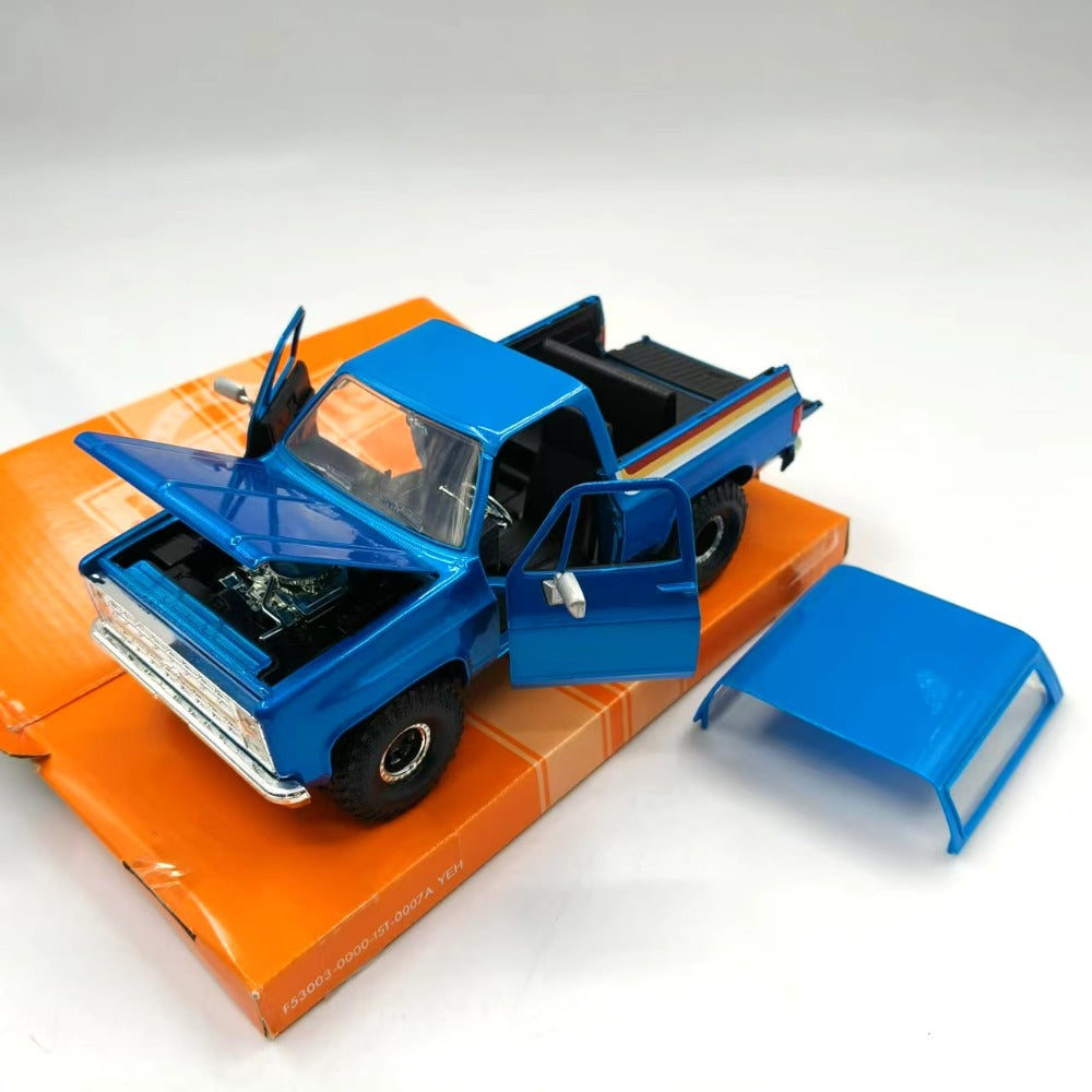 1/24 Scale 1980 Chevrolet K5 Blazer SUV Diecast Model Car