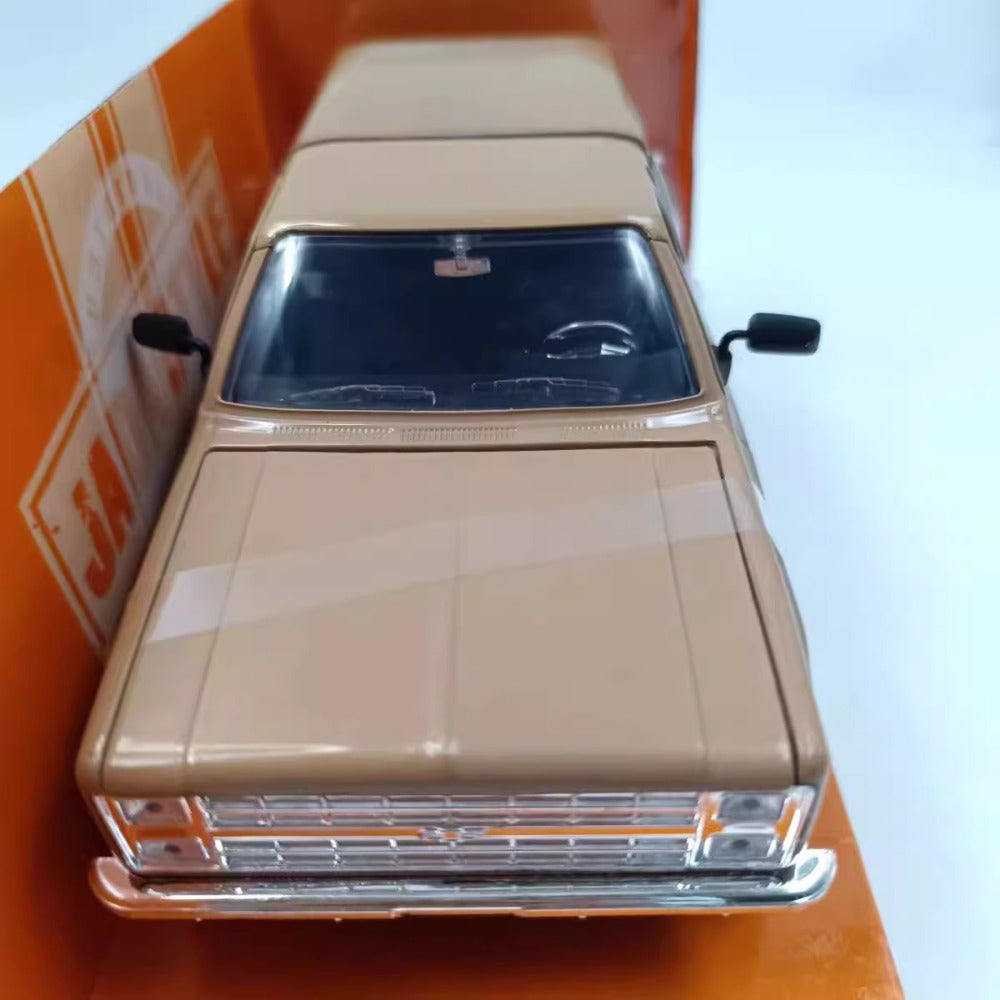 1/24 Scale 1980 Chevrolet K5 Blazer SUV Diecast Model Car