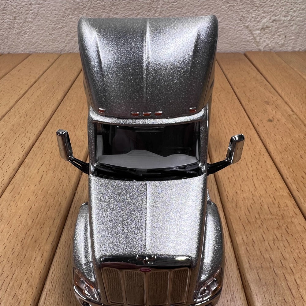 1/50 Scale Peterbilt 579 Day Cab Tractor with Sea Container Truck Diecast Model