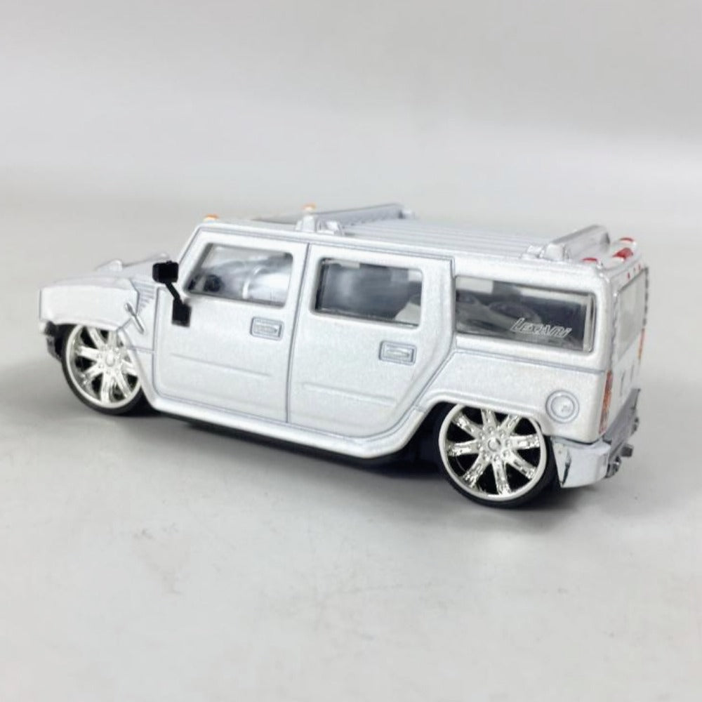 1/64 Scale 2004 Hummer H2 SUV Diecast Model Car