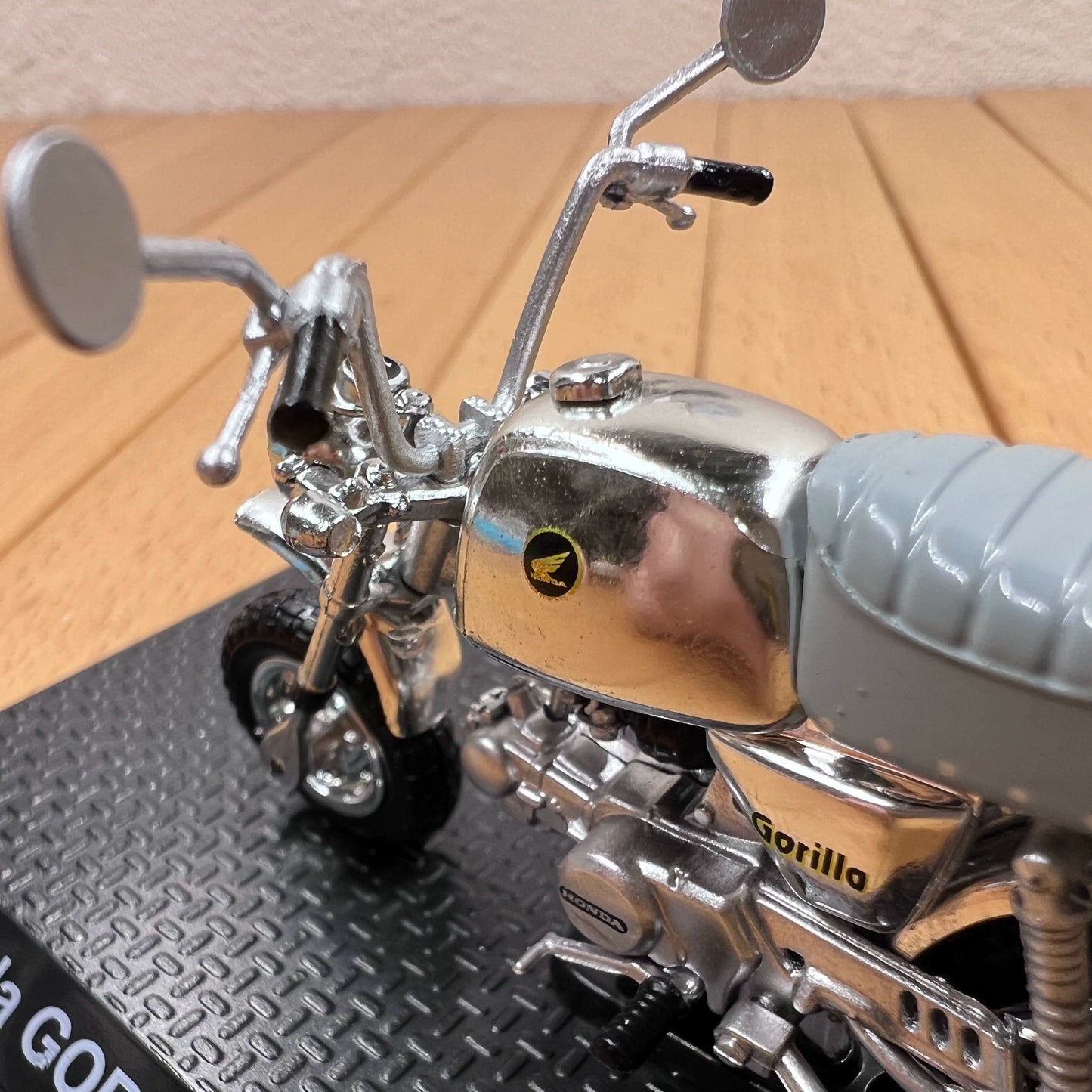 1/24 Scale 1999 Honda Gorilla Spring Collection Motorcycle Diecast Model