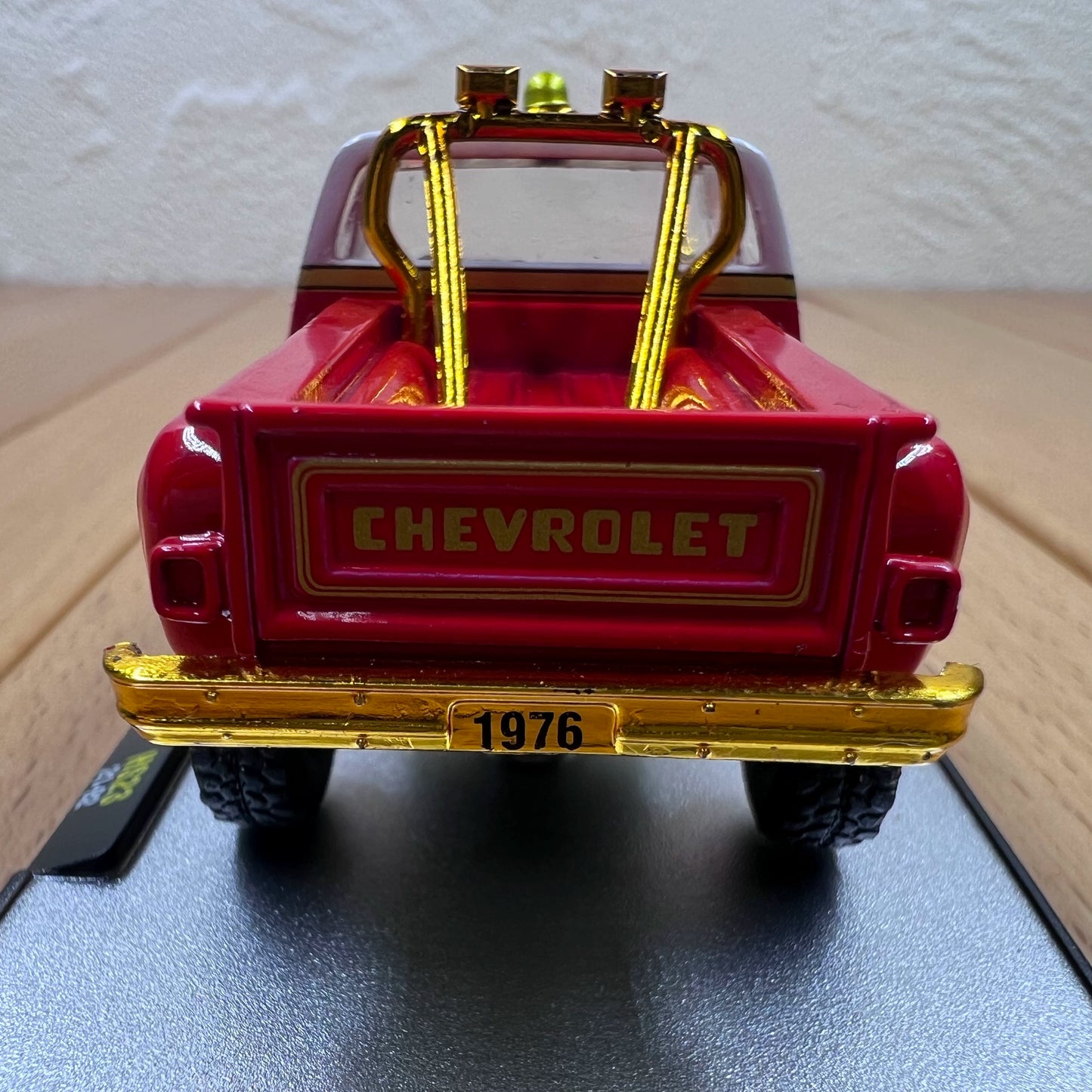 1/64 Scale 1976 Chevrolet K20 Scottsdale Pickup Truck Diecast Model