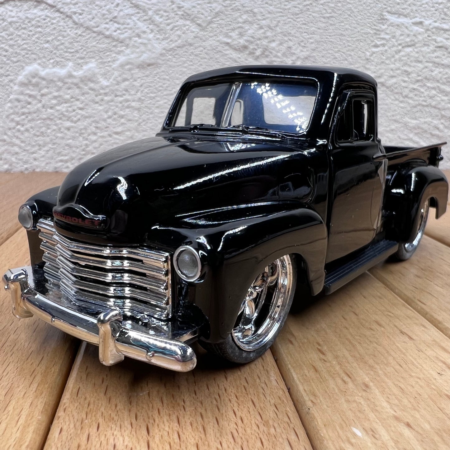 1/32 Scale 1953 Chevrolet Pickup Truck Diecast Model Vintage Car