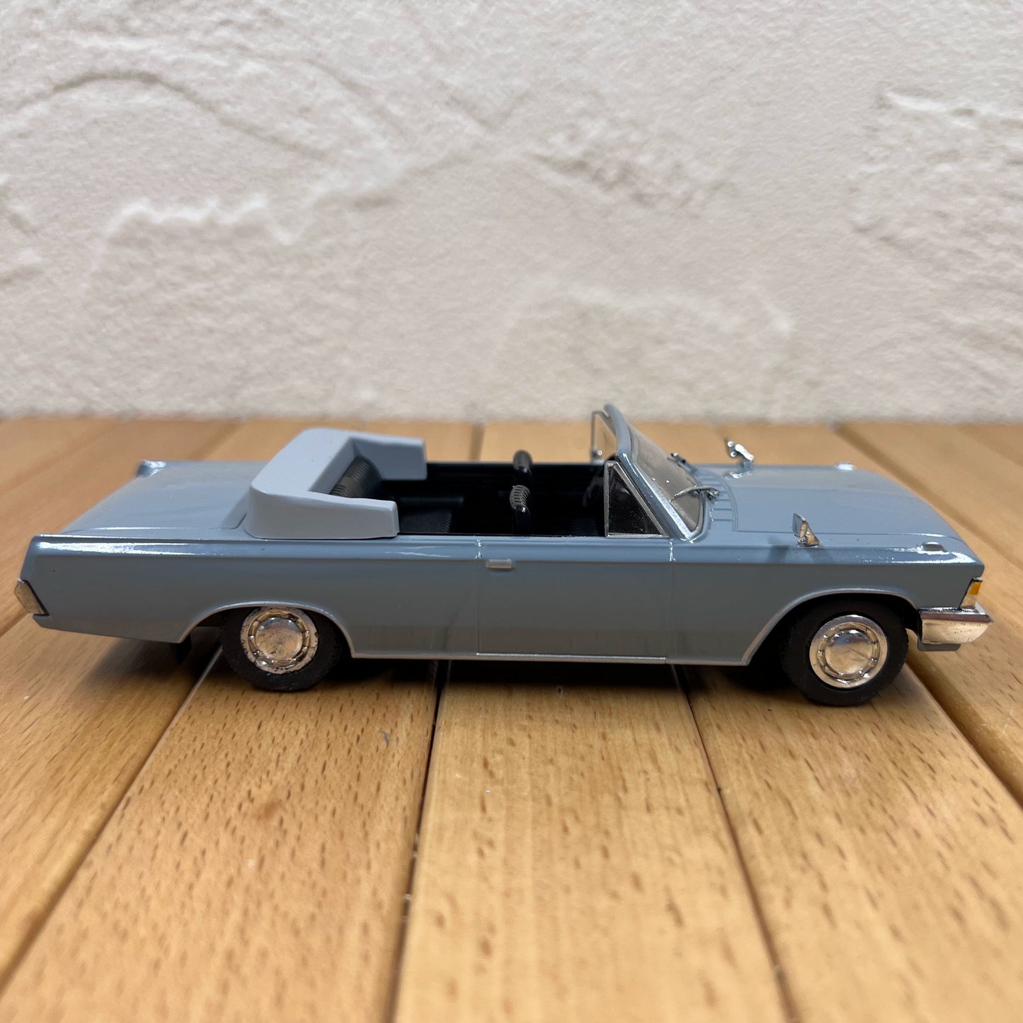 1/43 Scale ZIL-117 Sedan Diecast Model Car